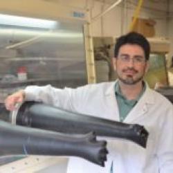 Associate Professor Efrain Rodriguez in a lab 